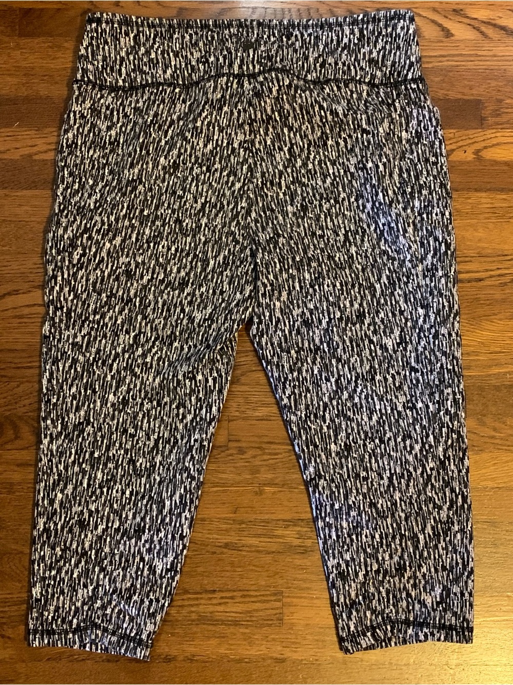 T by Talbots Workout Leggings Capri Size Large - Picture 9 of 12